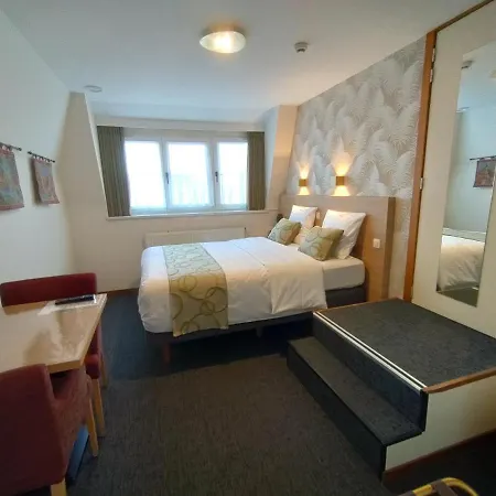 Fevery Hotell 3*